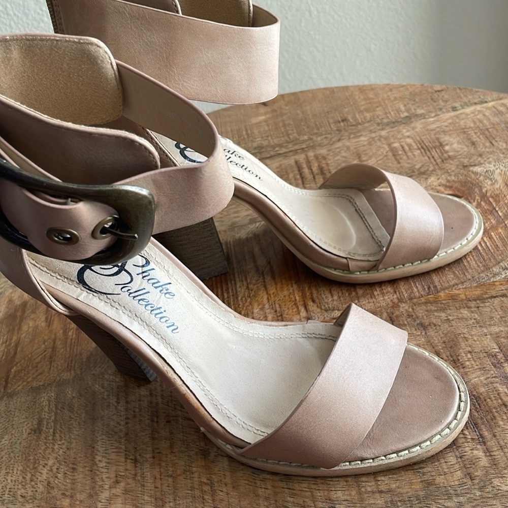 Tan heels